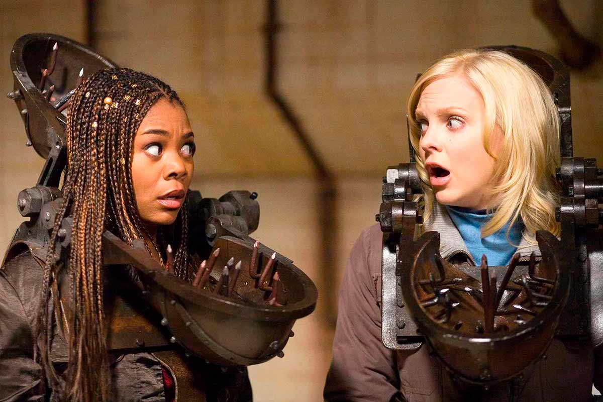 Oficial Anna Faris y Regina Hall regresan a Scary Movie